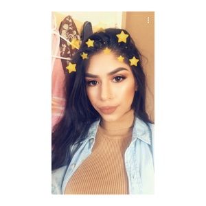 Meet your Posher, Monique